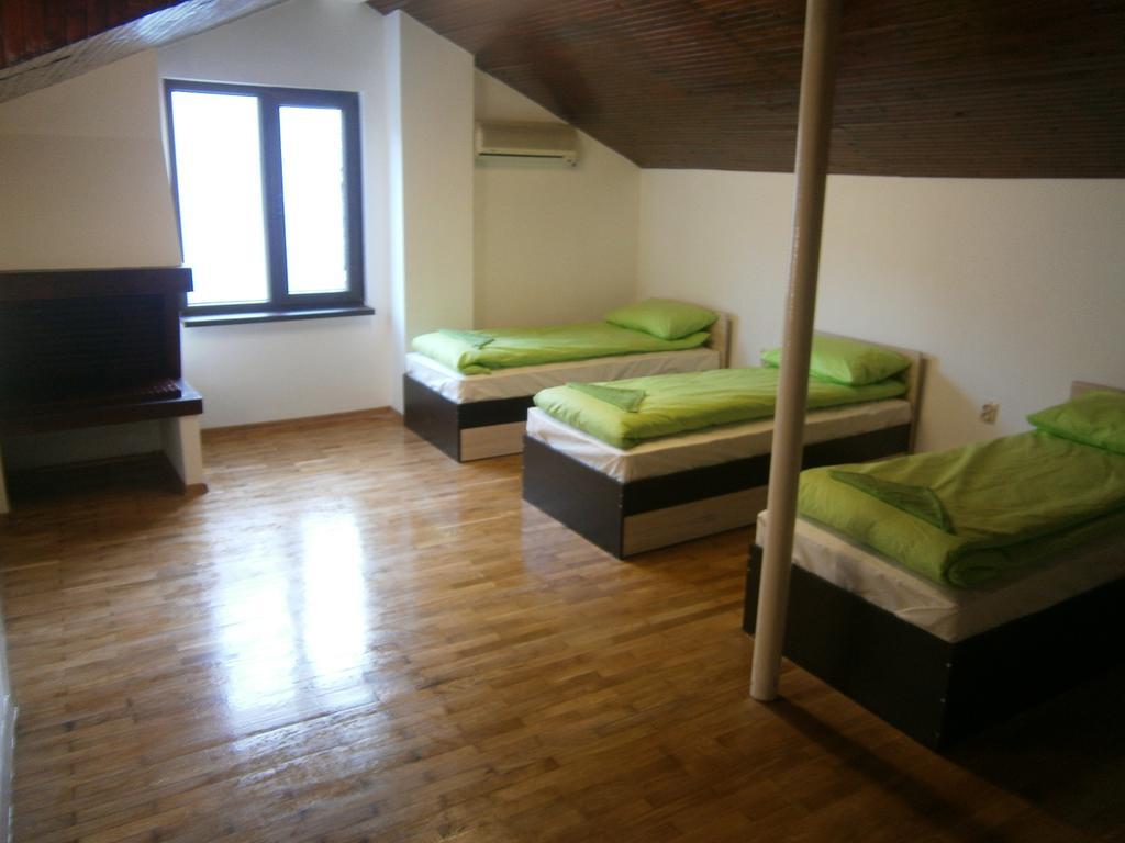 Ivory Tower Hostel Sofia Esterno foto