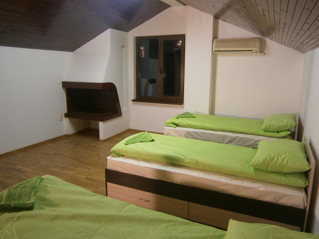 Ivory Tower Hostel Sofia Esterno foto