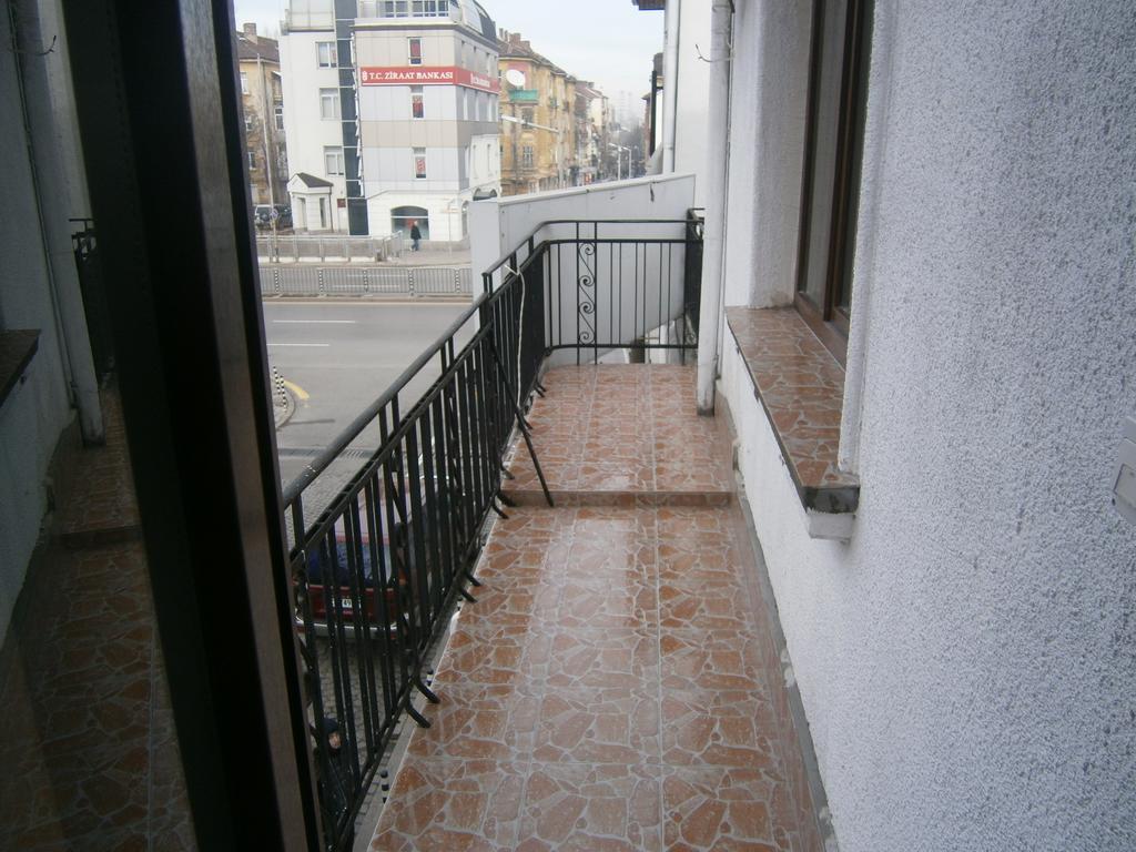 Ivory Tower Hostel Sofia Esterno foto